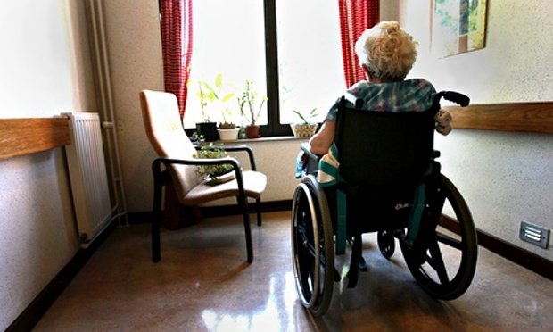 Яку пенсію вигідніше отримувати особам з інвалідністю: за віком чи з інвалідності