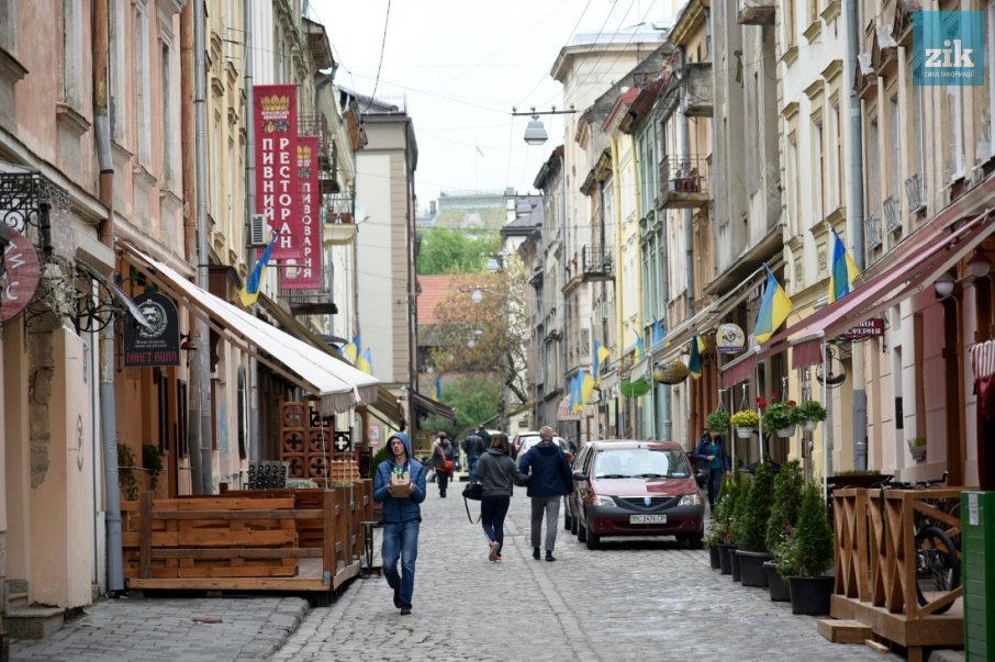 Літні майданчики на вулицях Львова