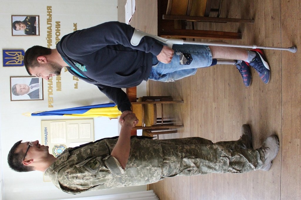 Учасники АТО, які під час бойових дій отримали інвалідність, йдуть служити за контрактом у військкомати
