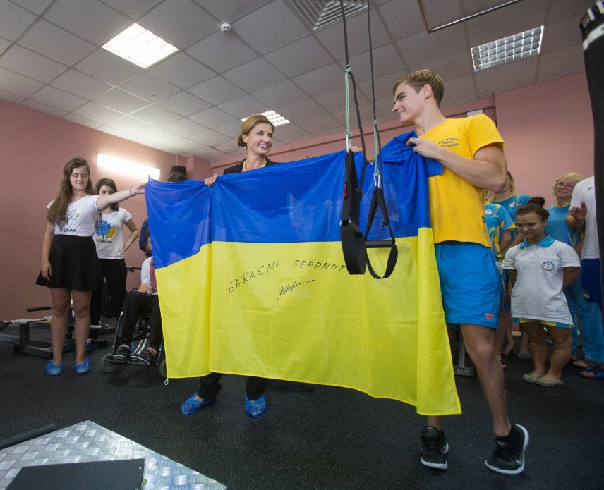 Марина Порошенко разом із дітьми відвідала відкрите тренування плавців Національної Паралімпійської збірної команди України