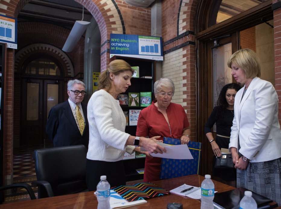 Марина Порошенко провела зустріч у департаменті освіти штату Нью-Йорк з фахівцями з інклюзивної освіти