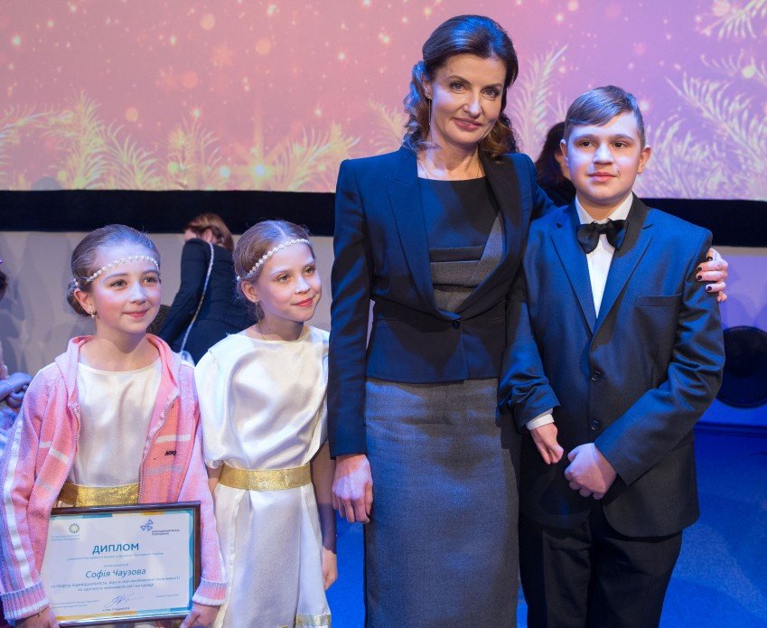 Марина Порошенко організувала благодійний концерт «З теплом у серці» для дітей з інвалідністю