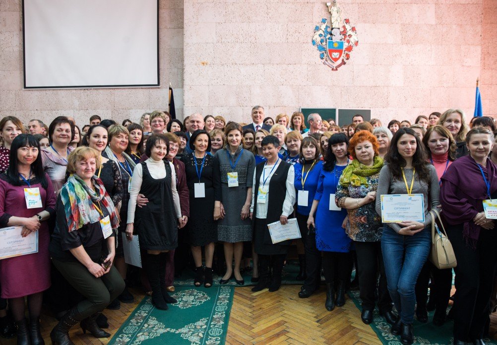 Марина Порошенко привезла до Хмельниччини «Книгу Миру» та залучила регіон до розвитку інклюзивної освіти