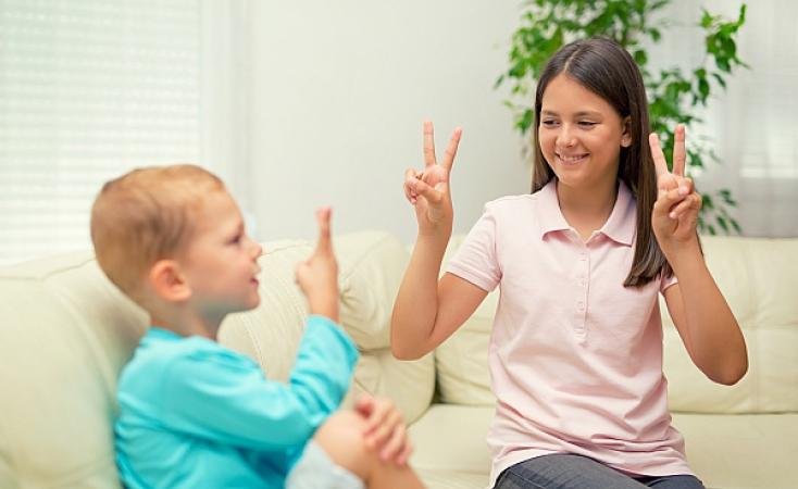 Дети с нарушением слуха смогут получить бесплатные консультации