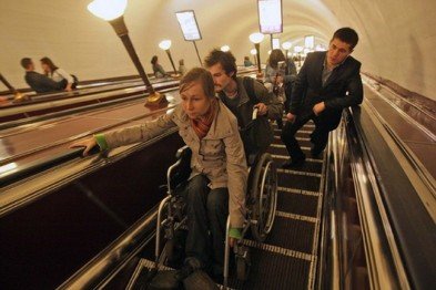 В Киеве больше половины станций метро недоступны для людей с инвалидностью
