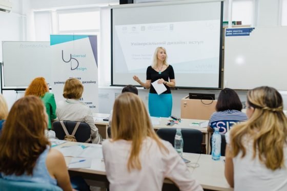 Випускники першої в Україні Школи універсального дизайну навчатимуть студентів, як створювати світ зручним для всіх