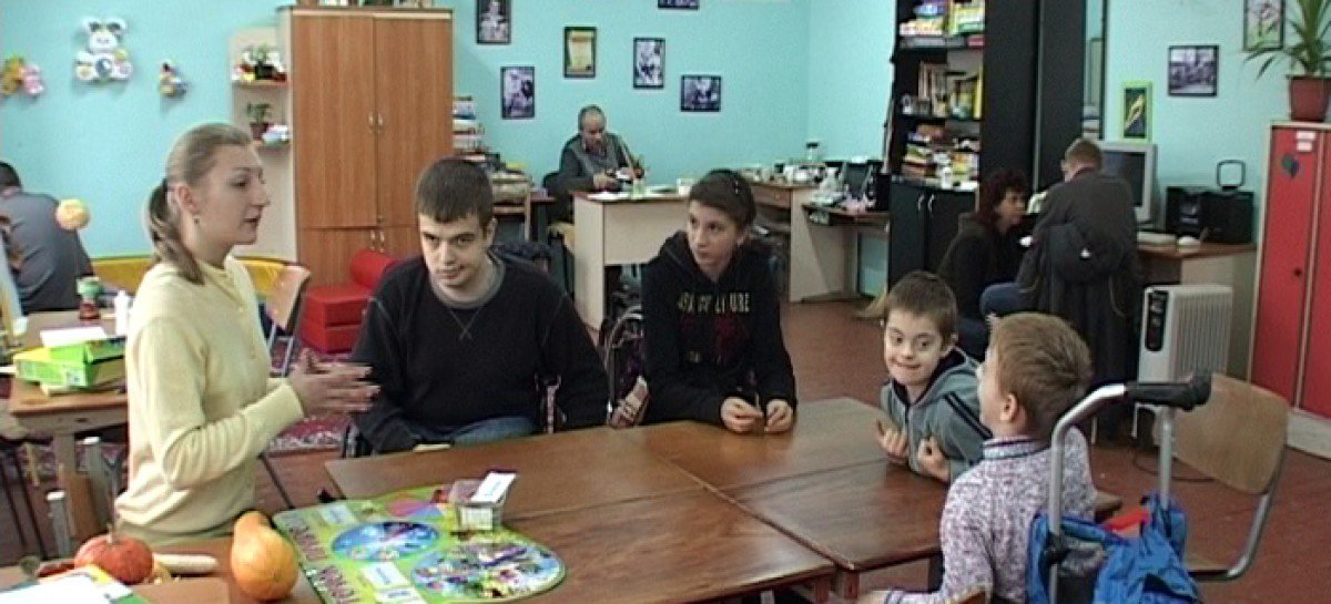 Інклюзивне навчання в Ужгороді, або як здобути шкільну освіту на інвалідному візку