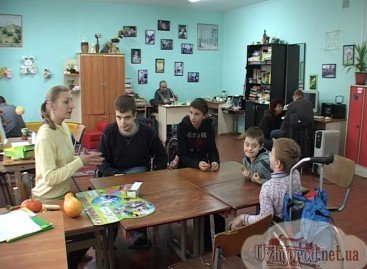 Інклюзивне навчання в Ужгороді, або як здобути шкільну освіту на інвалідному візку