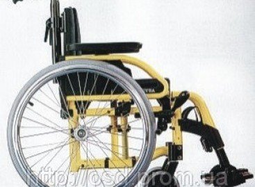Семеро осіб з інвалідністю із села Левків отримали колеса