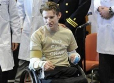 В США солдату-инвалиду сделали двойную пересадку рук