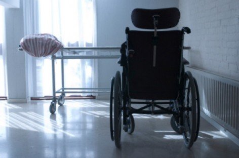 Інваліди з паралізованими ногами зможуть ходити за 20 тисяч доларів