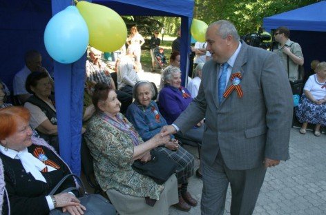 Накануне праздника Великой Победы председатель областного совета Павел Матвиенко посетил областной госпиталь для инвалидов Великой Отечественной войны