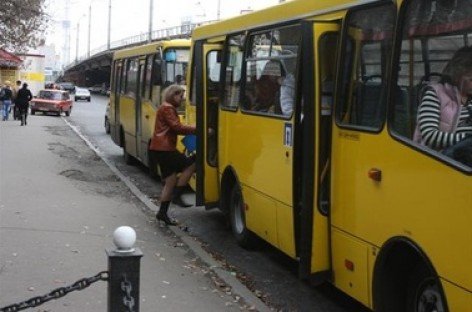 Водители маршруток в Киеве не имеют права отказывать льготным пассажирам