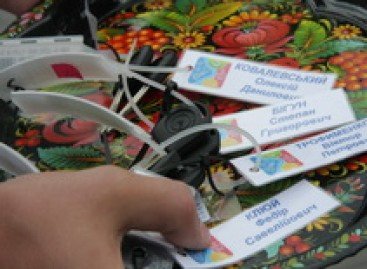 Наталья Королевская и Дмитрий Колесников вручили ключи от автомобилей 16 инвалидам Днепропетровской области