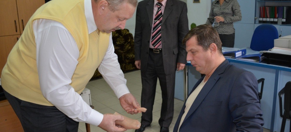 Урядовий уповноважений контролюватиме дотримання прав осіб з інвалідністю на протезування