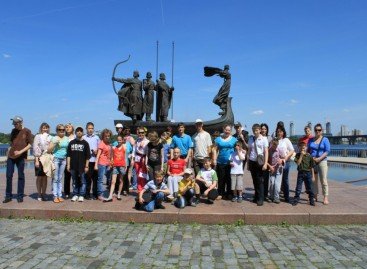 Дети и молодежь с инвалидностью побывали на обзорной экскурсии по Киеву