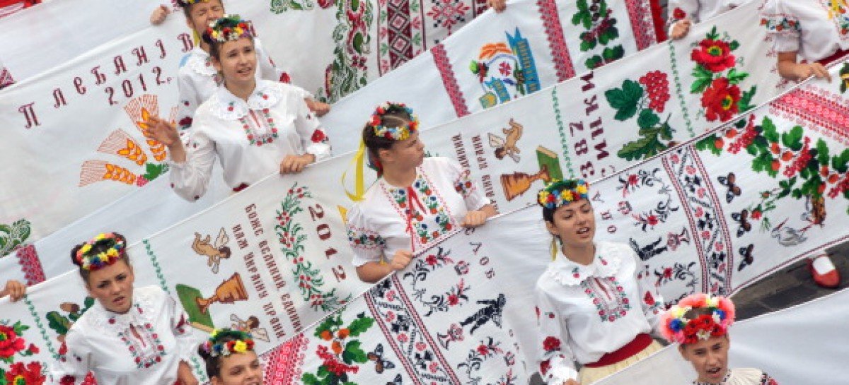 В Україні відзначать день вишиванки