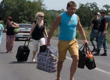 Кількість переселенців з Криму та Донбасу становить 112,5 тис. осіб