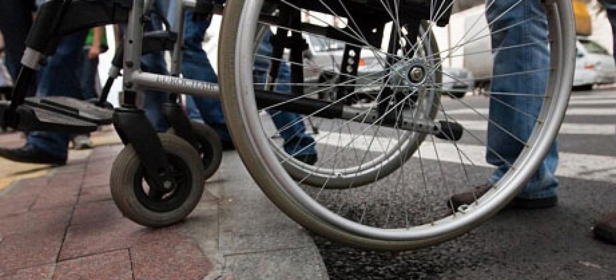 У Львові для зручності осіб з інвалідністю та мам з візочками понизять тротуари на переходах