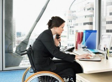Инвалиды должны приниматься на работу без испытательного срока