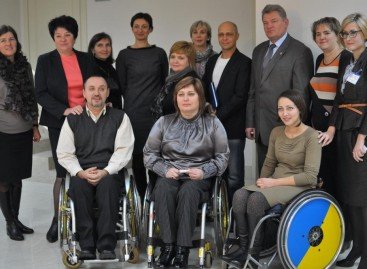 Круглий стіл «Доступність послуг з планування сім’ї та репродуктивного здоров’я для жінок з порушенням опорно-рухового апарату в Україні»