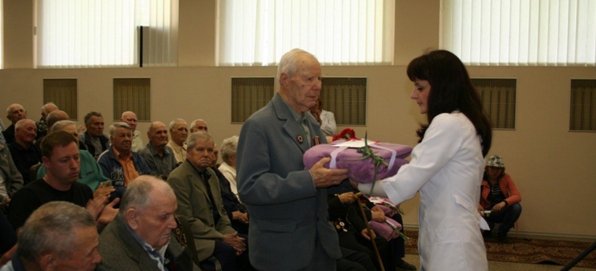 Ветеранів, що лікуються в Дніпропетровському обласному госпіталі, привітали з 70-ю річницею закінчення Другої світової війни