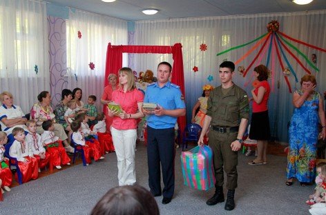 Нацгвардейцы Харьковщины заботятся о брошенных родителями малышах