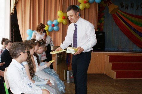 Микола Кулеба ознайомився з унікальним досвідом включення дітей з інвалідністю до освітнього процесу у київській ЗОШ №281