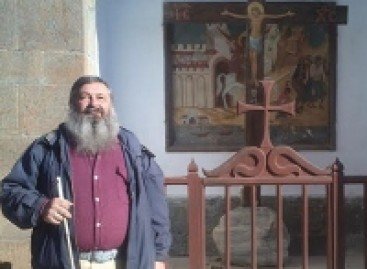 Киевский адвокат стал первым слепым паломником из Украины, который самостоятельно добрался до Афона