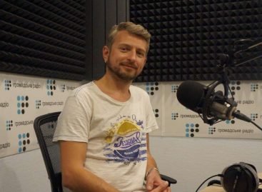 В Україні є своя жестова мова, — перекладач Ігор Бондаренко