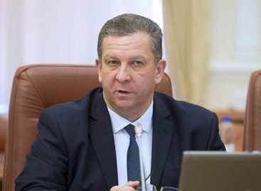 Глава Минсоцполитики признал, что прожить даже на среднюю пенсию в Украине невозможно