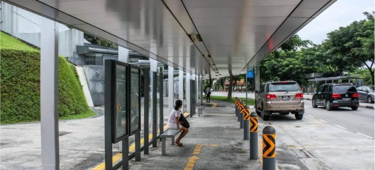 Петиція: Встановити захисні конструкції на зупинках громадського транспорту для безпеки пасажирів