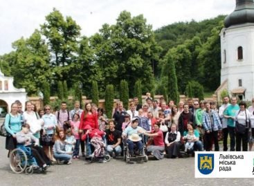 Молодь з інвалідністю побувала у Крехові