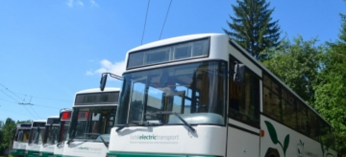 Майже півсотні луцьких тролейбусів обладнали для незрячих пасажирів