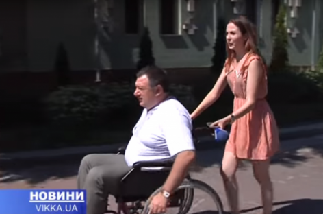 Секретар міськради перевтілився в людину з інвалідністю, щоб перевірити церкви