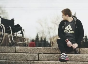 Героем нового клипа Павла Воли, стал парень с инвалидностью