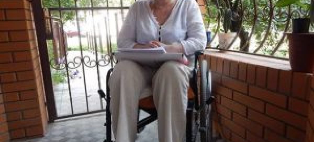 Полтавський хепі енд: оштрафована жінка з інвалідністю узаконила свій пандус