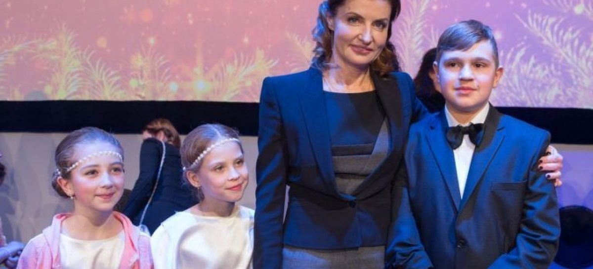 Марина Порошенко організувала благодійний концерт «З теплом у серці» для дітей з інвалідністю