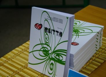 Університет «Україна» долучається до творчості своїх випускників. Вийшла збірка творів «Люблю життя!»