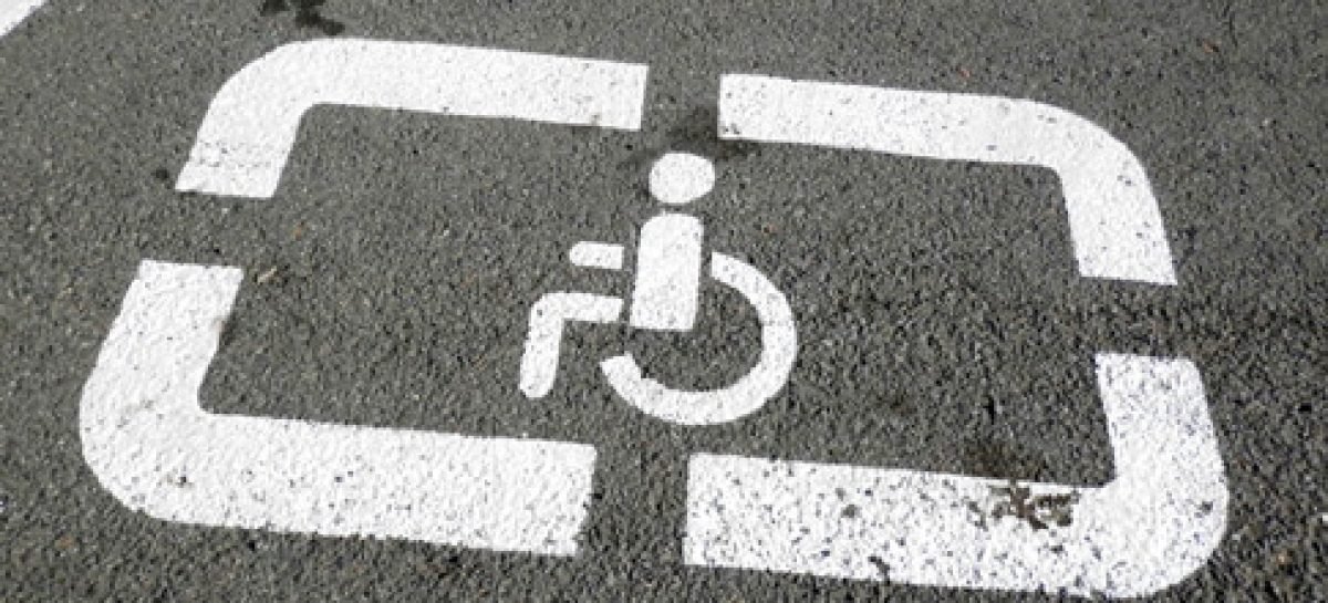 Верховна Рада України прийняла у другому читанні та в цілому закон щодо посилення відповідальності за паркування, зупинку, стоянку транспортних засобів на місцях, призначених для осіб з інвалідністю
