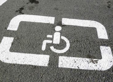 Верховна Рада України прийняла у другому читанні та в цілому закон щодо посилення відповідальності за паркування, зупинку, стоянку транспортних засобів на місцях, призначених для осіб з інвалідністю