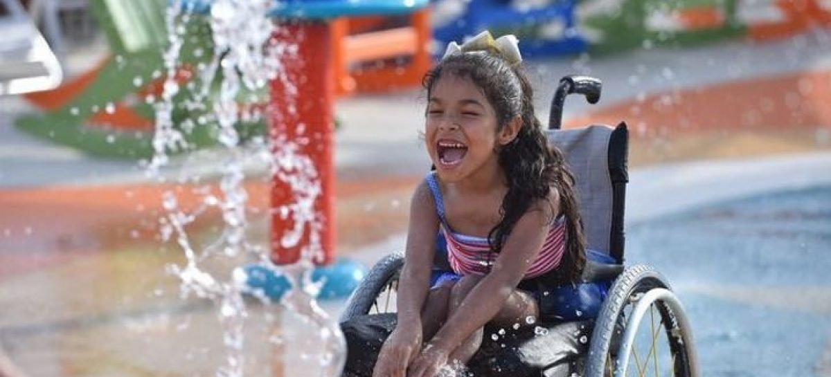 Нам и не снилось: В Техасе создали первый в мире аквапарк для детей с инвалидностью