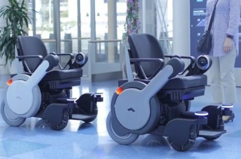 В Японії розробили перший безпілотний інвалідний візок