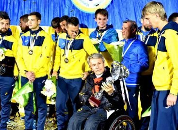 В аеропорту Бориспіль урочисто зустріли переможну футбольну паралімпійську збірну команду України