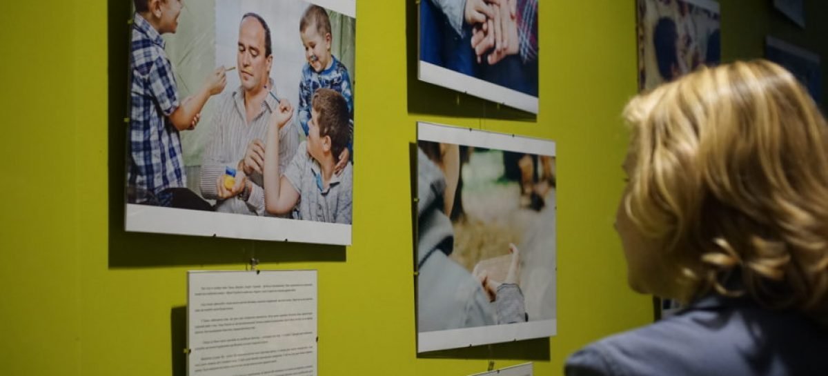 У Центрі Шептицького представили фотоісторії сімей, які мають дитину з інвалідністю