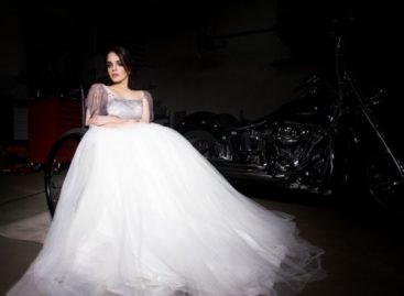 Модель с инвалидностью из Днепра снялась для рекламы свадебных платьев