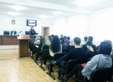 Судді та працівники апаратів судів Донеччини покращили навички спілкування у роботі з людьми з інвалідністю