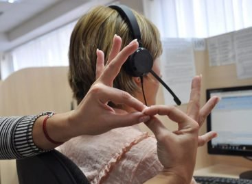 Урядовий контактний центр розширює можливості для осіб з порушенням слуху звернутися на урядову «гарячу лінію» 1545