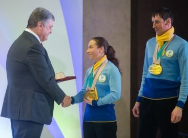 Президент вручив державні нагороди спортсменам-паралімпійцям
