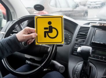 Уряд удосконалив механізм виплати грошових компенсацій на транспортне обслуговування особам та дітям з інвалідністю, які мають право на забезпечення автомобілями